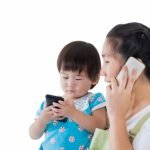 Dokter Anak Perbarui Pedoman Penggunaan Gadget dan TV Terkait Tumbuh Kembang Anak