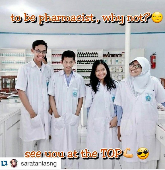 farmasi_story#Repost @sarataniasng with @repostapp. ・・・ Kami para pejuang S.Farm.Apt?? Kami mencoba untuk melakukan yang terbaik untuk menjadi seorang apoteker yang berkualitas? Kami percaya bahwa TIDAK ADA HASIL YANG MENGECEWAKAN USAHA!!? To be pharmacist , why not? WE DO OUR BEST? pharmacy students☝ are : Garlent , Fawwaz , Sarah , Annah?