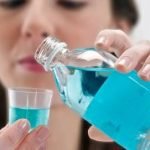Perlukah Kita Menggunakan Obat Kumur?