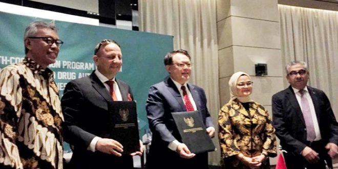 Penandatanganan supply agreement antara Dexa Medica yang diwakili oleh Bapak Krestijanto Pandji dan Al Noor Drugs Store—partner perusahaan farmasi dari Kerajaan Yordania. Penandatanganan disaksikan oleh Kepala Badan POM RI Ibu Penny K. Lukito dan Duta Besar RI untuk Kerajaan Yordania Hasyimiah merangkap Republik Palestina Bapak Andy Rachmianto.