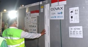 Ketibaan vaksin AstraZeneca di Bandar Udara Soekarno Hatta, Tangerang, Banten, Senin (08/03/2021) sore. (Foto: Biro Pers Setpres/Rusman)