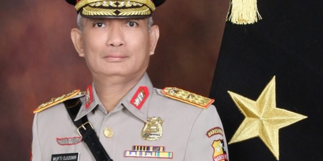 ketua MFI yang juga Kepala bidang Advokasi PP IAI Brigjen Pol (P) apt. Drs. H. Mufti Djusnir, M.Si.