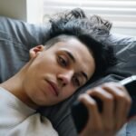 Awas! Kecanduan Internet Sebabkan Kekurangan Tidur Hingga Penurunan Kualitas Hidup Remaja